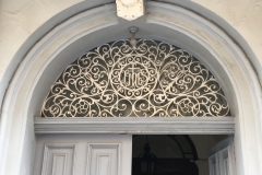 pediment0000