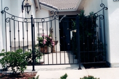 walkgates0001
